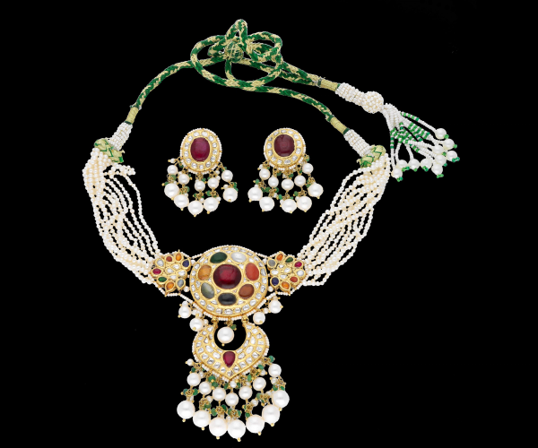 Gold D Kundan Set