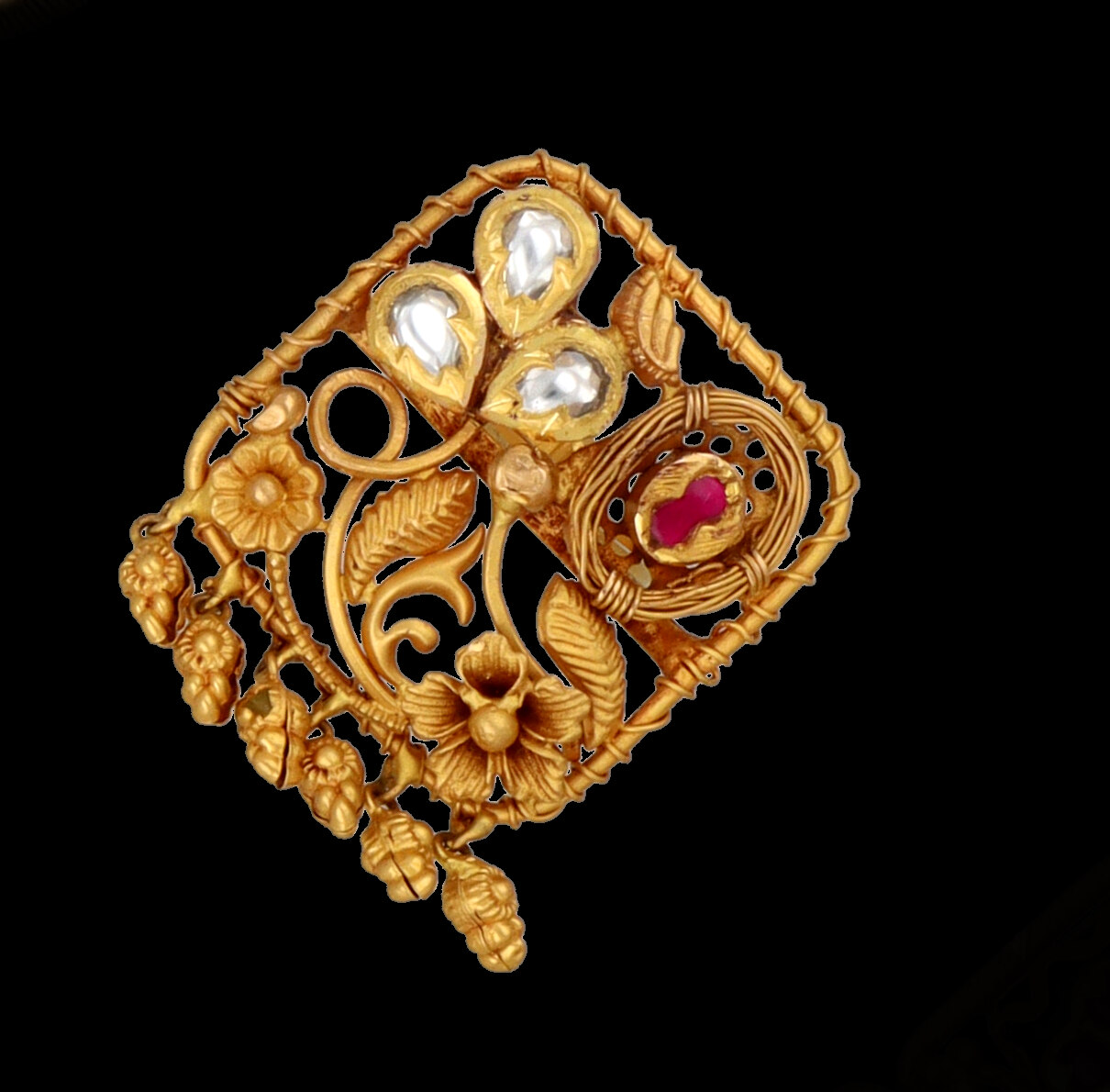 Gold ring 