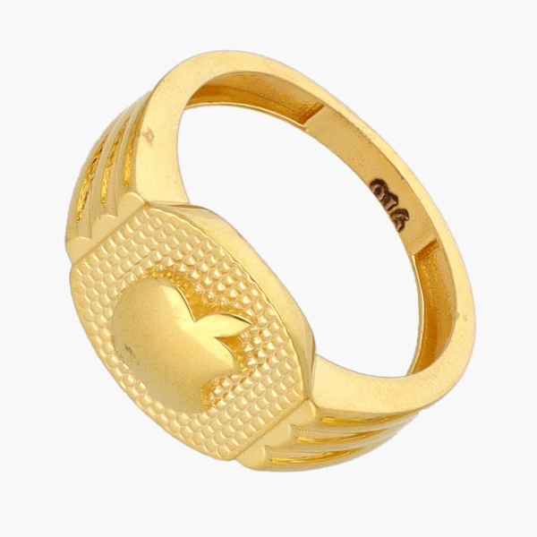 Gold ring 