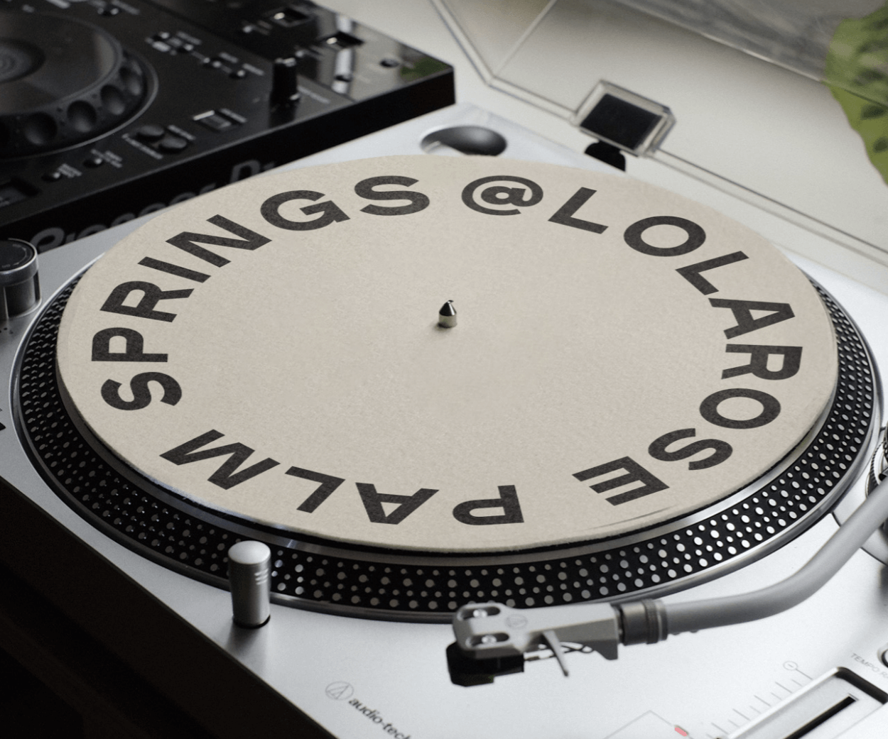 Lola Rose turntable