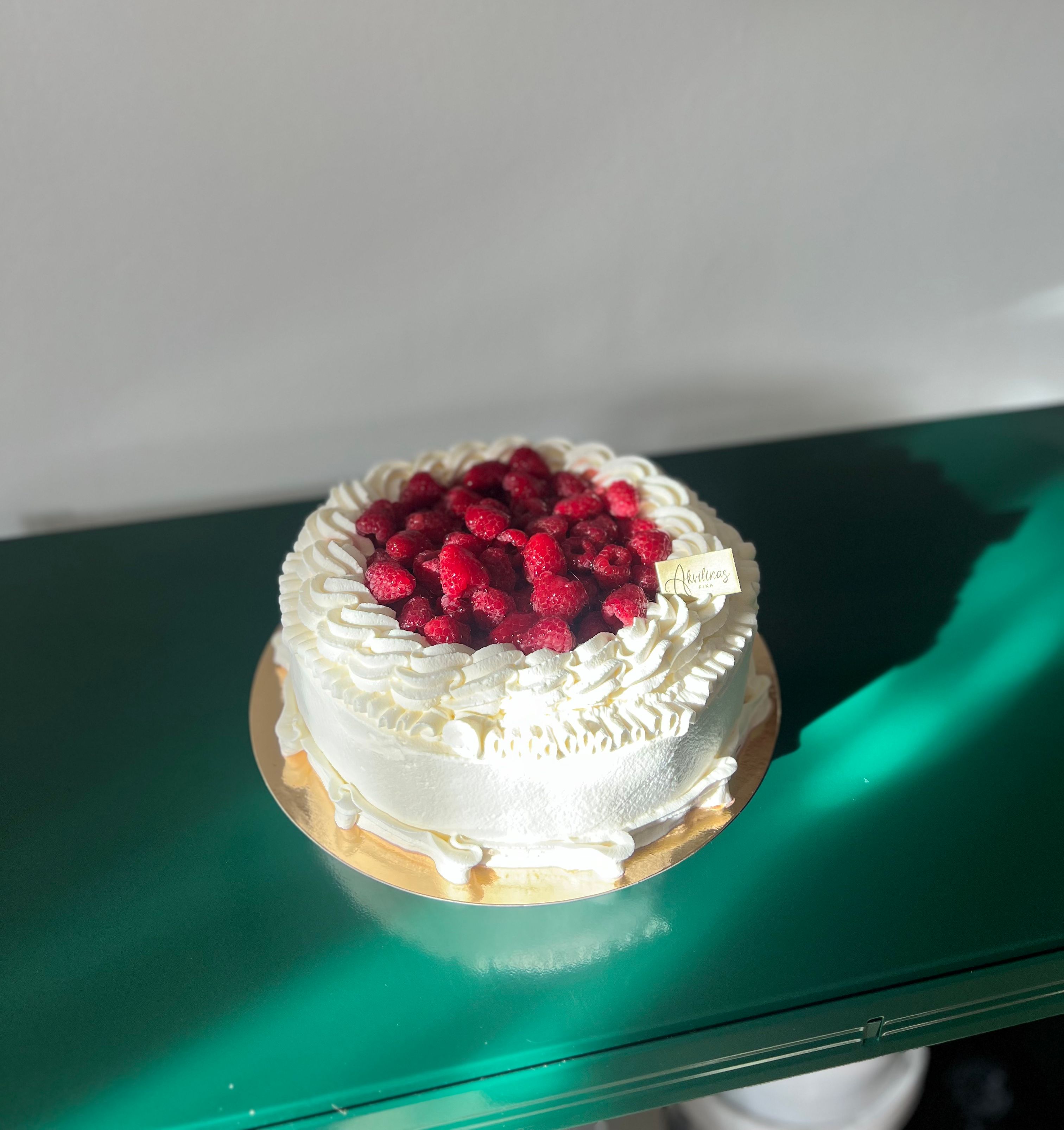 Gräddtårta med mousse & vaniljkräm