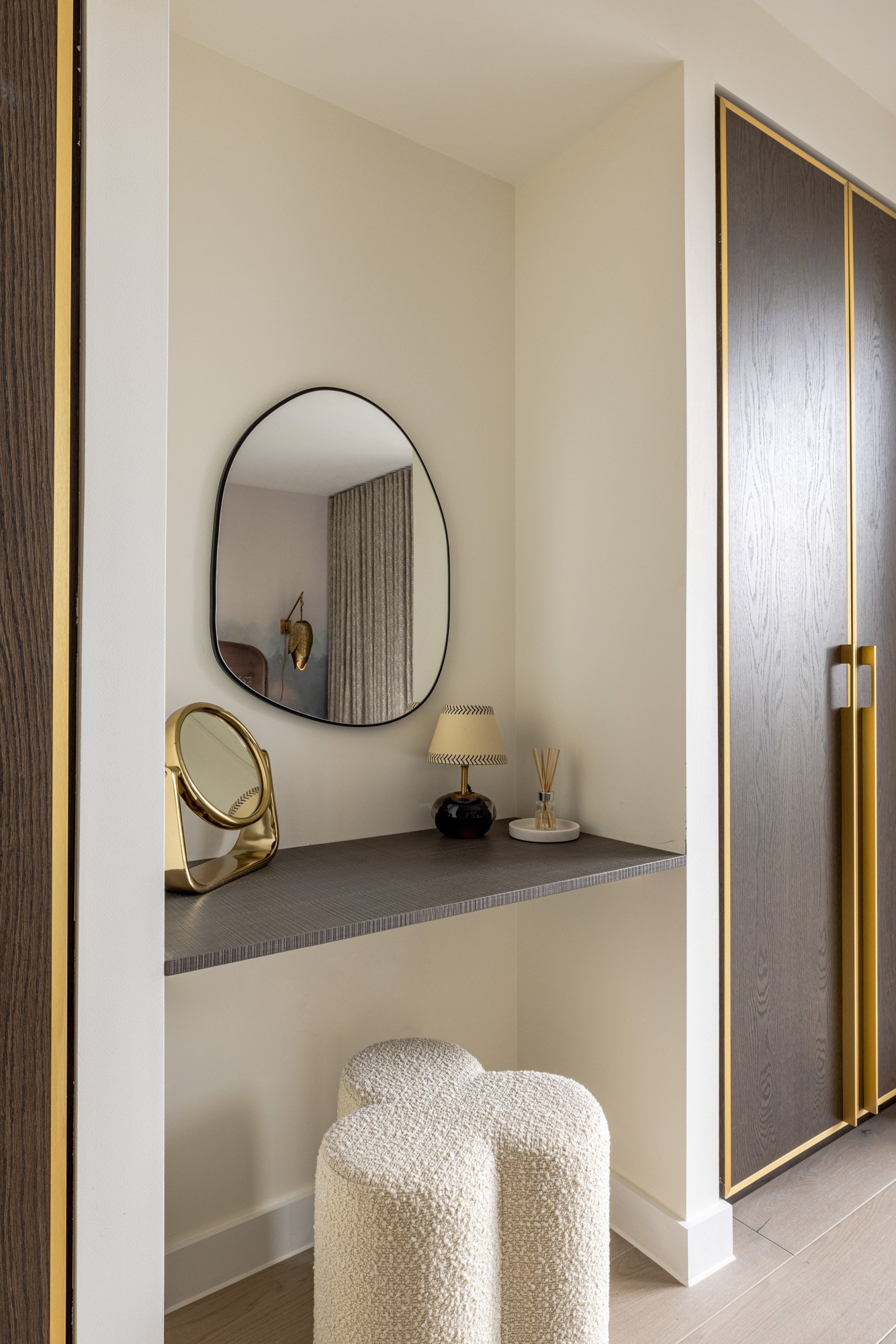Triptych Apartment V