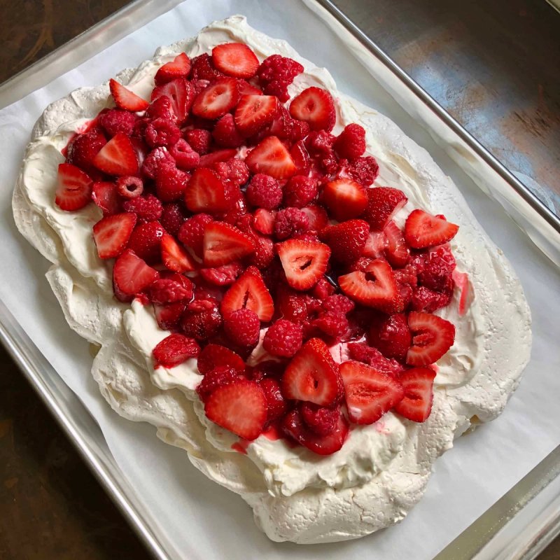 Roasted Berry Pavlova