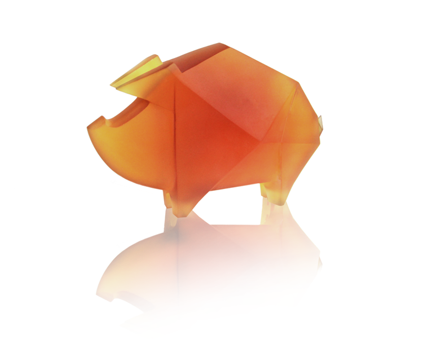 掌上金猪
