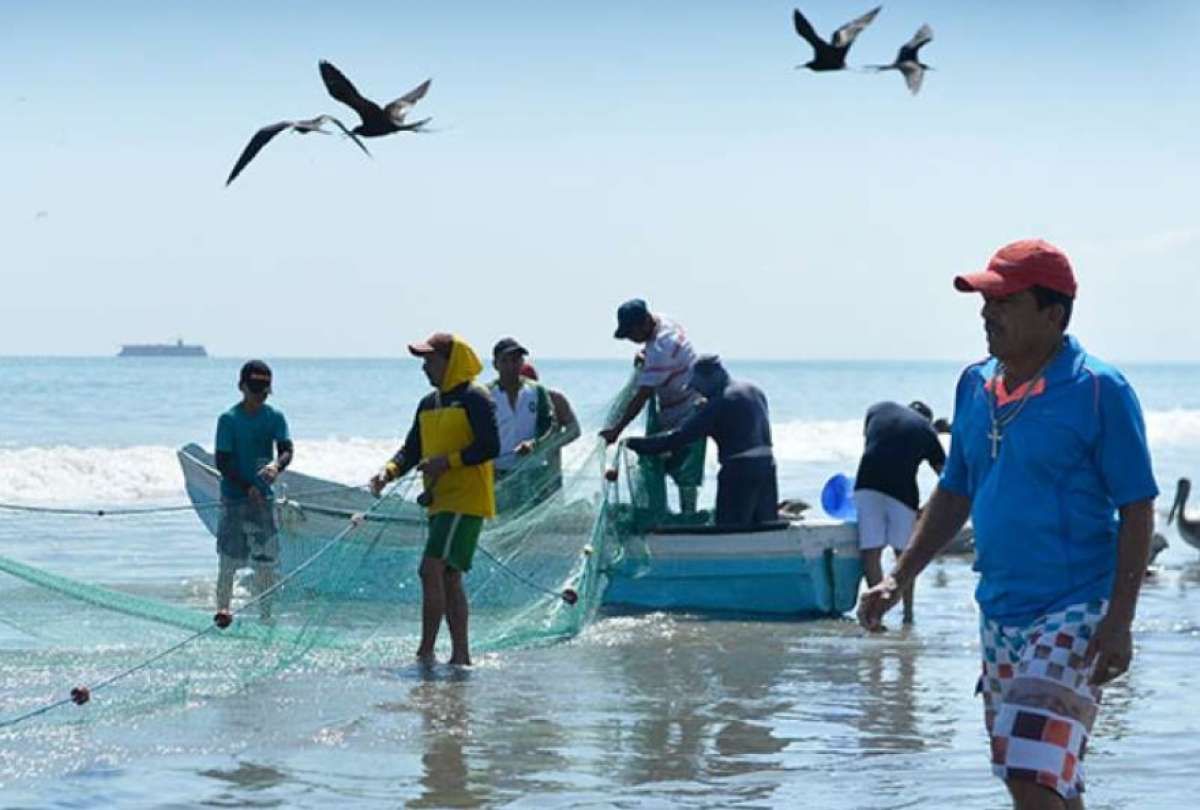 Galápagos alza la voz: Pescadores artesanales reclaman espacio en la sostenibilidad