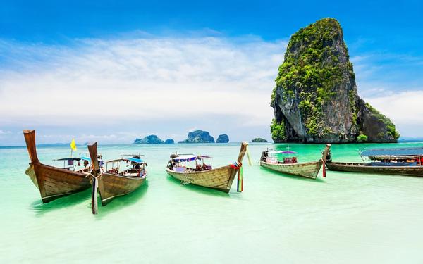Charter A Yacht Around The Beautiful Island Of Phuket