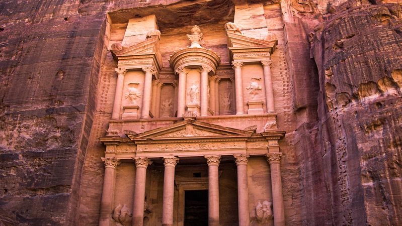 Jordan Courts Chinese Tourists