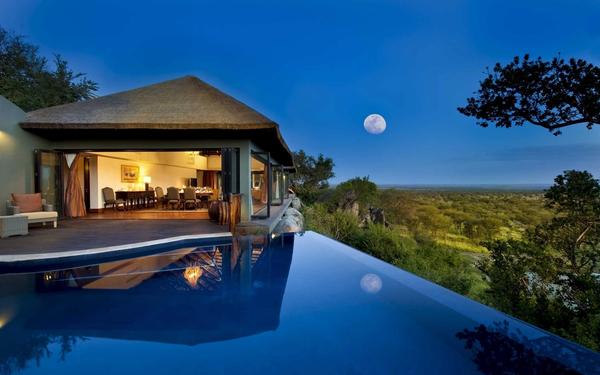 Luxury Lodge vs. Luxury Camp – Which one should you choose while on a Luxury Safari in Tanzania?