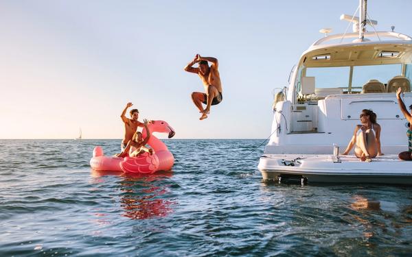 Essential Accessories for Your Next Yacht Party