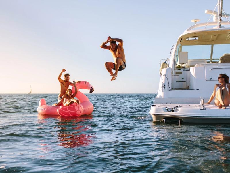 Essential Accessories for Your Next Yacht Party