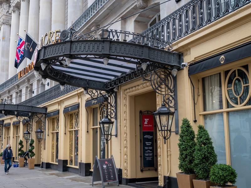 The 12 Best Family-Friendly Hotels In London With A Swimming Pool