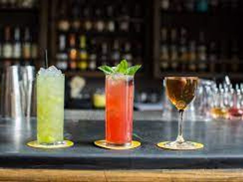 Here Are the Best Game Day Happy Hours near MSG