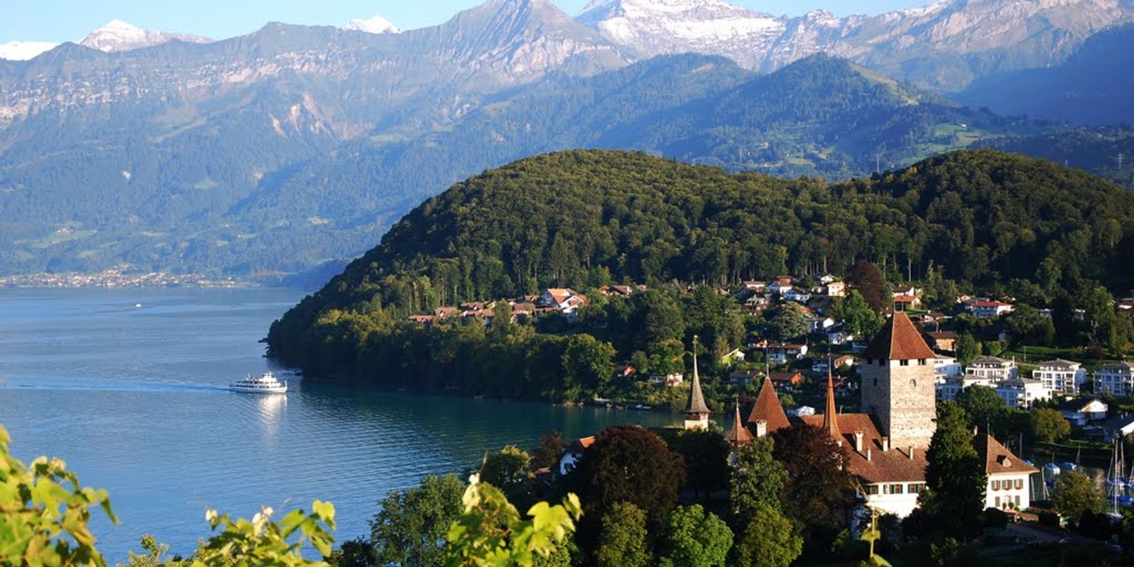 Easy walks near Interlaken (Switzerland) Faulensee to Spiez