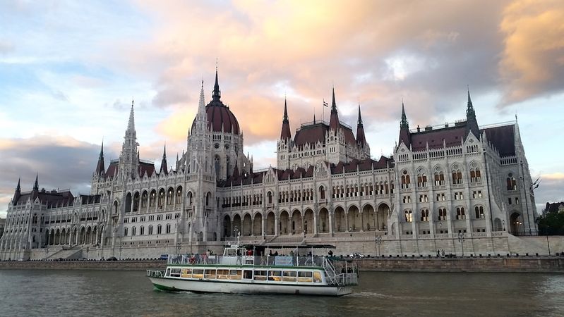 Low Danube Strands Cruise Ships