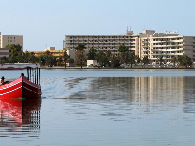 The Secrets to Finding Cheap Holiday Deals