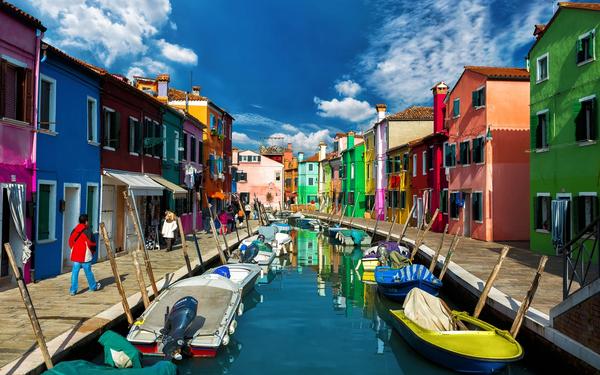 Around Venice – Burano, A Myriad of Colours