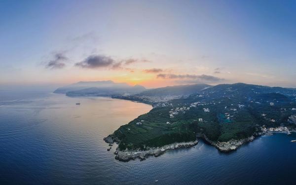 Sorrento Awaits: A Mediterranean Dreamscape