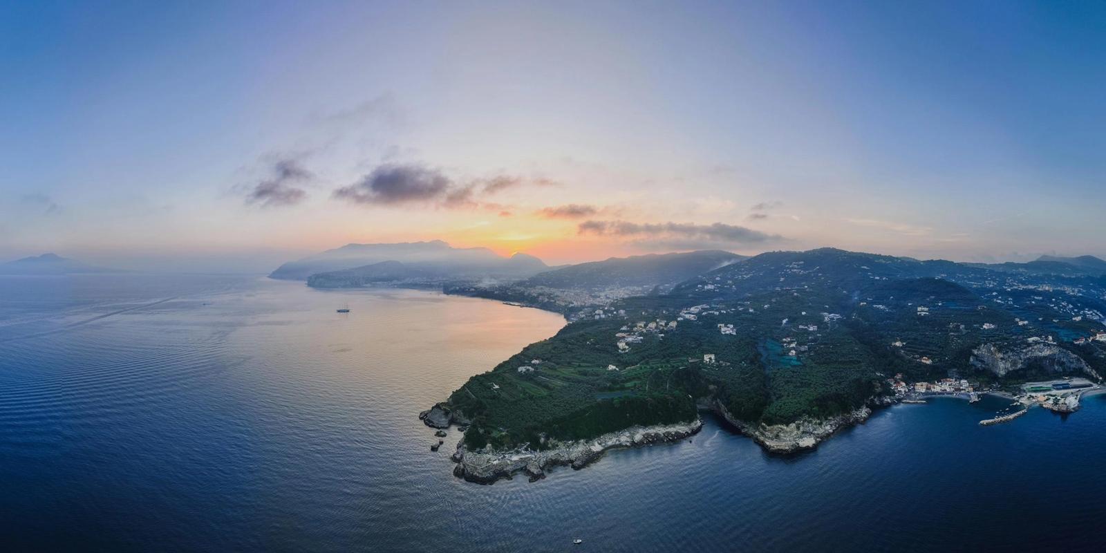 Sorrento Awaits: A Mediterranean Dreamscape