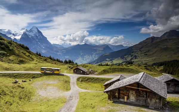 Easy walks near Interlaken: Grosse Scheidegg to Rosenlaui and beyond
