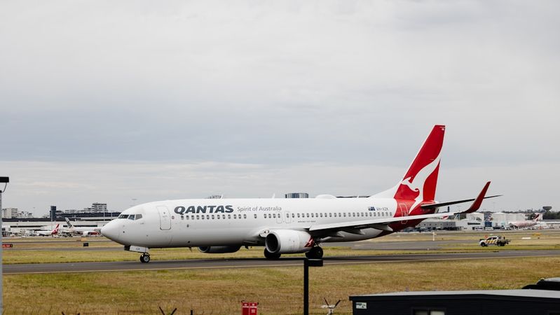 Qantas Engine Scare Alarms Passengers