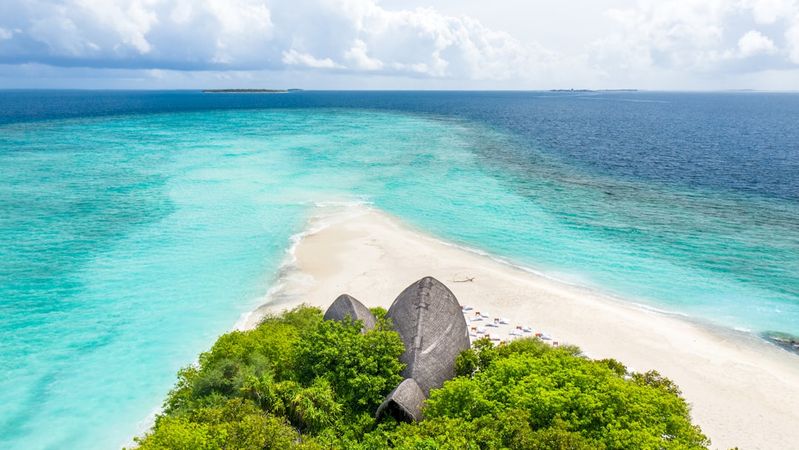 BUBBLE Underwater Restaurant Opens in Maldives
