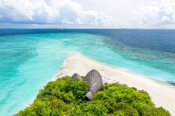 BUBBLE Underwater Restaurant Opens in Maldives