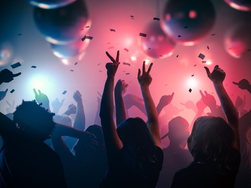 10 Things to Consider When Organizing an Out-of-Town Party