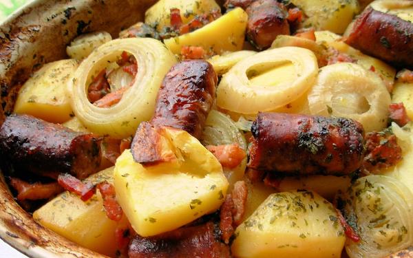 Typical Foods (and a Drink) You'll Come Across When Visiting Ireland