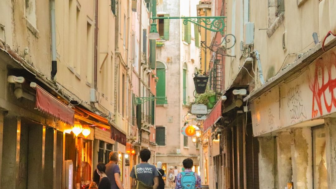 Heat Wave Hits European Attractions