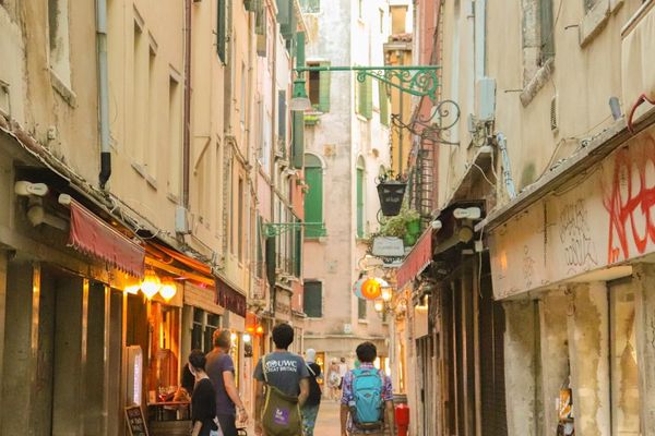 Heat Wave Hits European Attractions