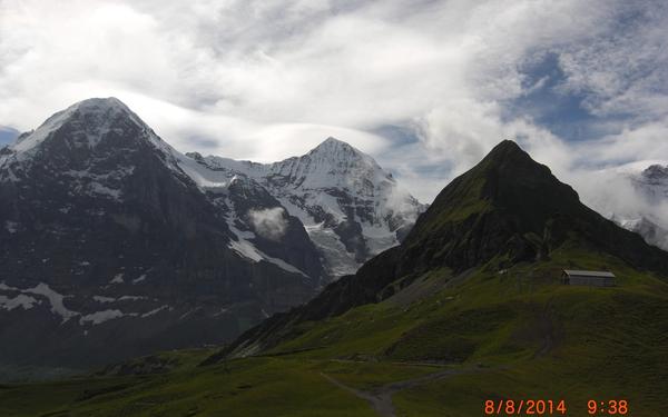 Easy walks near Interlaken (Switzerland) Männlichen to Kleine Scheidegg