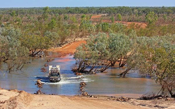 Driving in the Australian Outback - Survival Guide