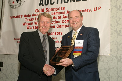Mike Jones Receives 2007 TAA Leadership Award