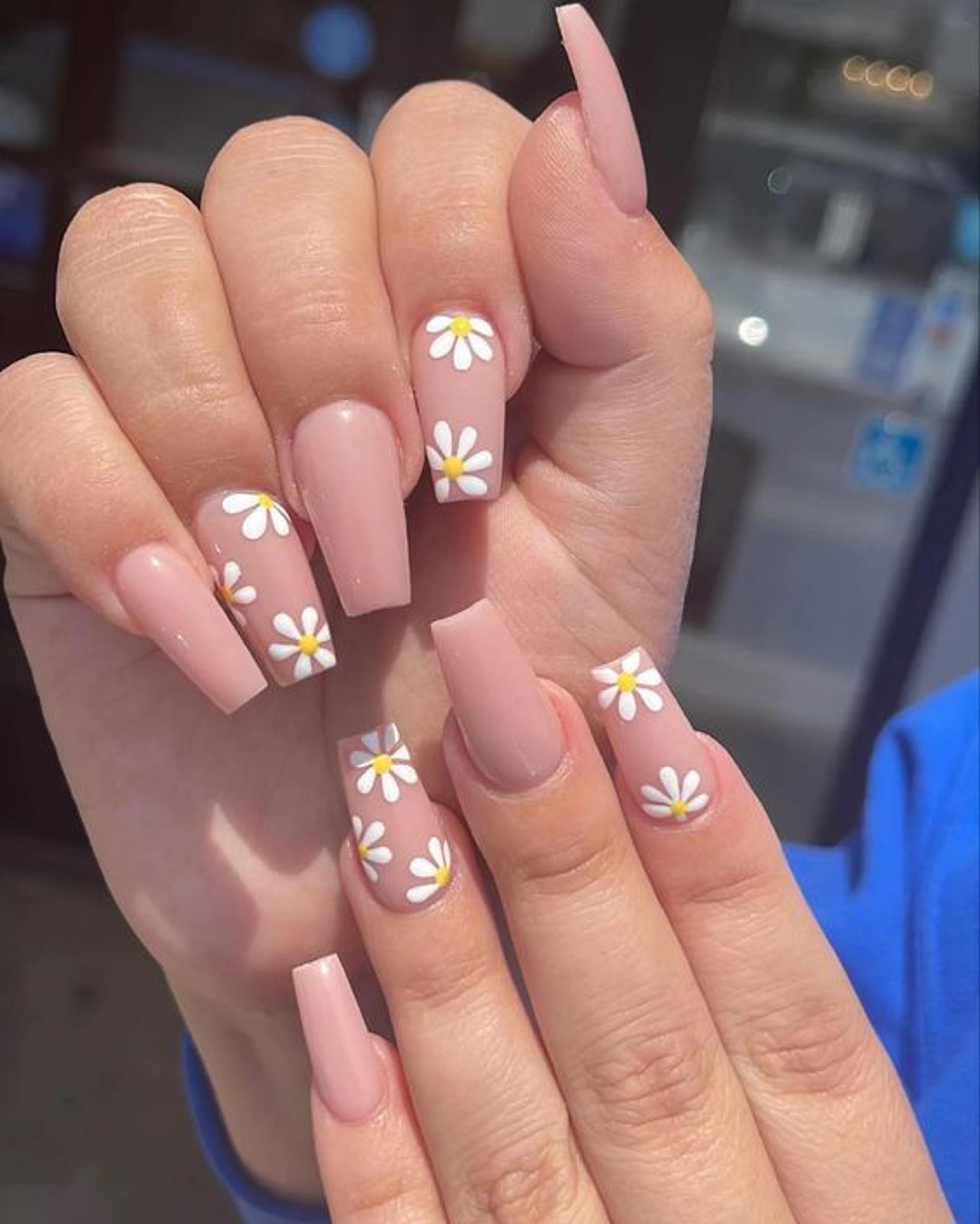 Floral nails
