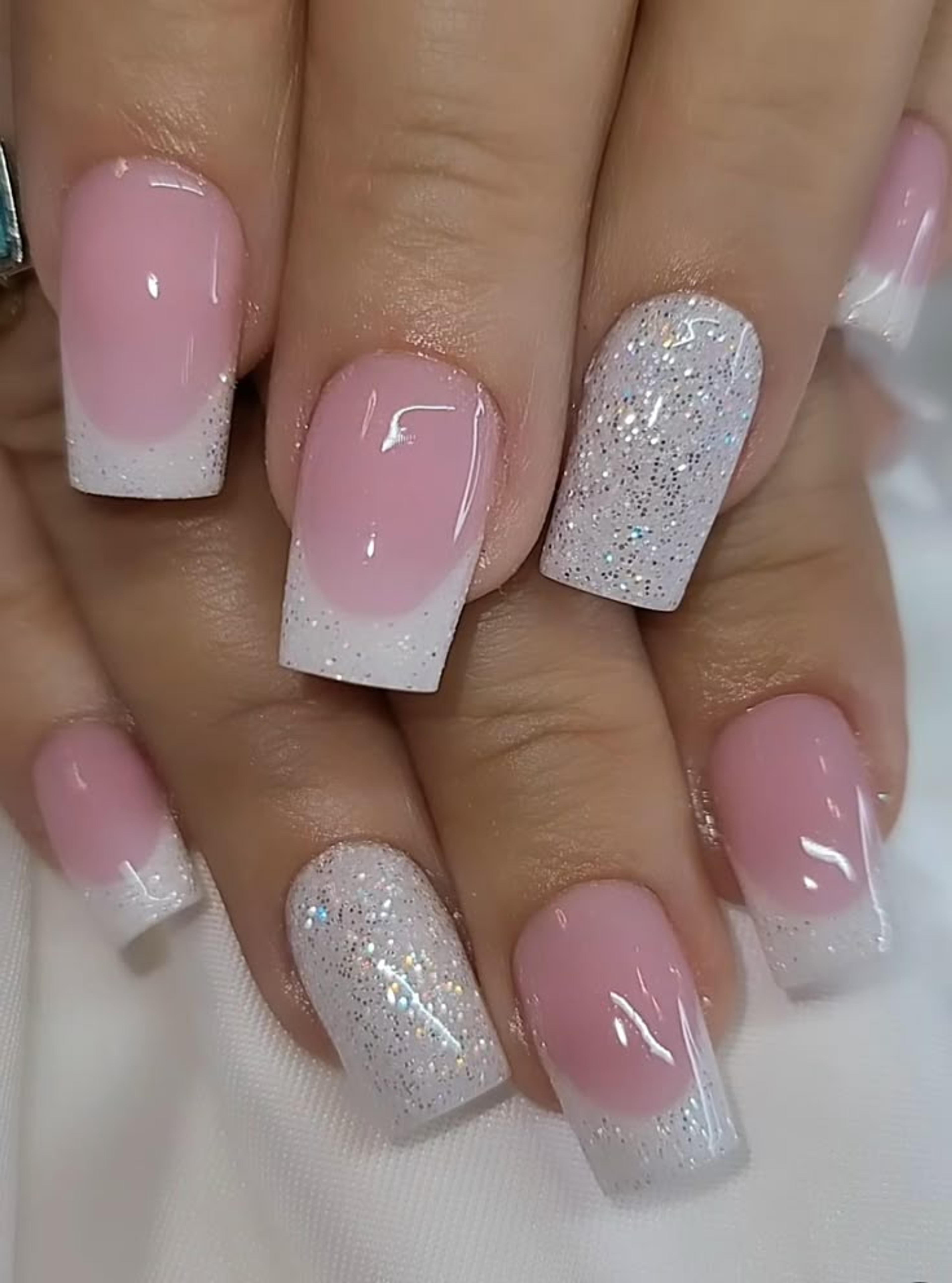 Glitter French tips
