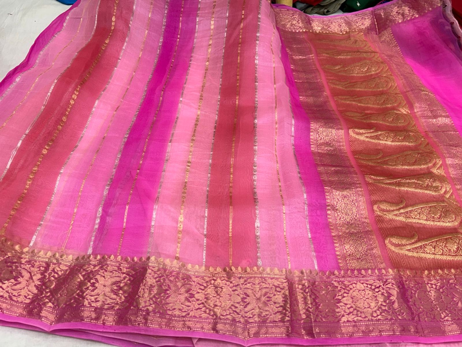 Onion Pink Kora with Gold Zari Buta — photo 4