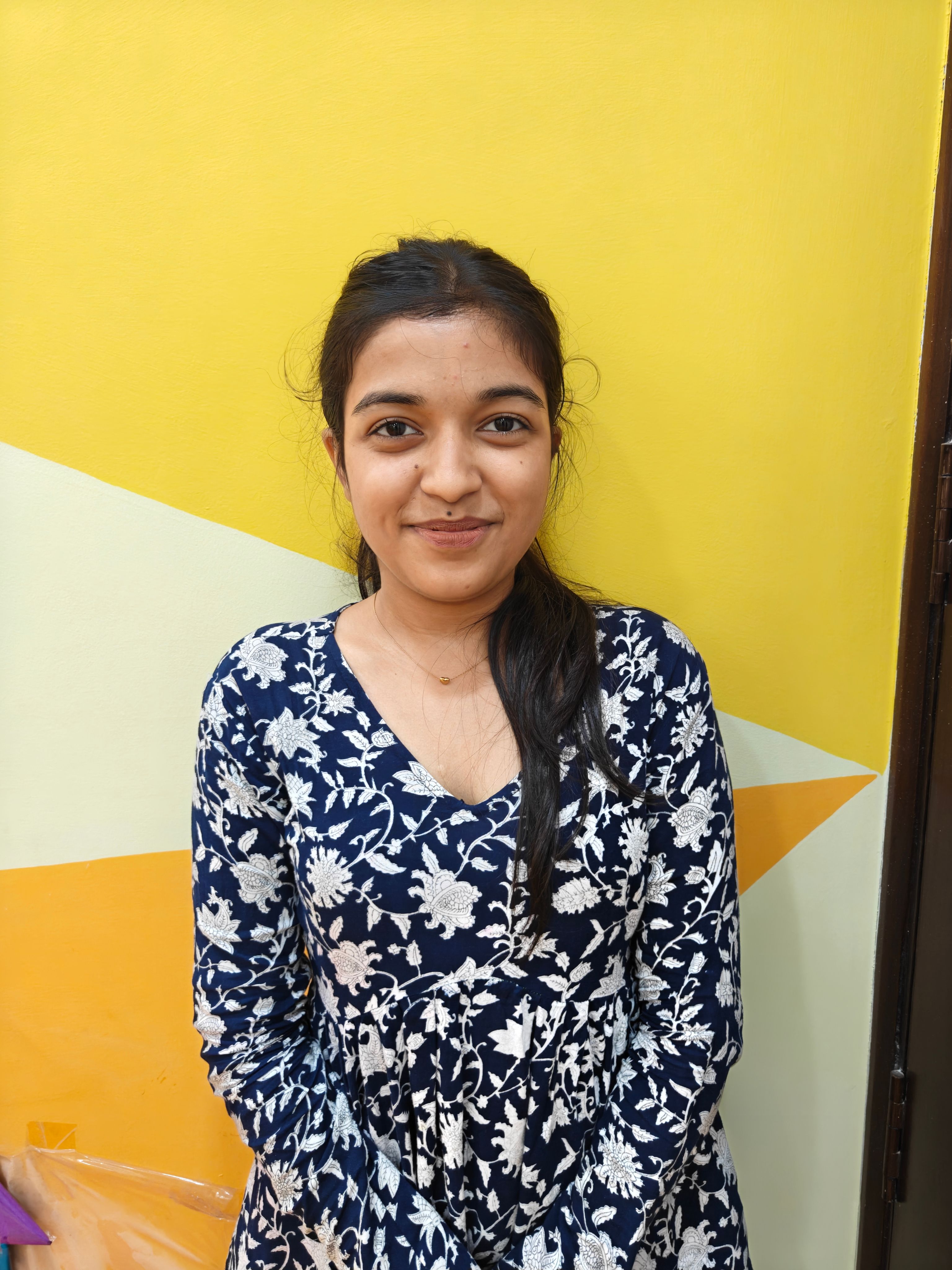 Portrait of Priyanshi, Junior KG and Senior KG Teacher at Kidzee Sector 12, Dwarka