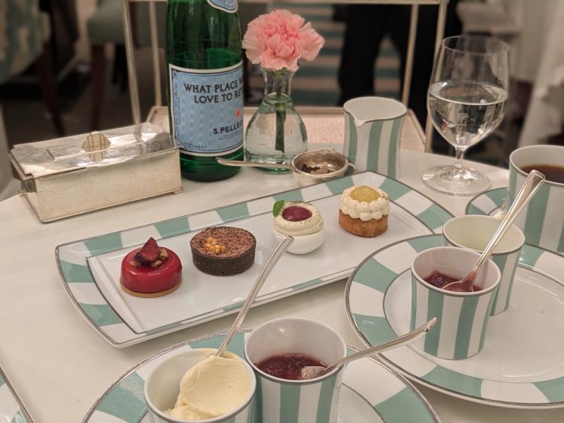 Claridgesの通常のケーキ