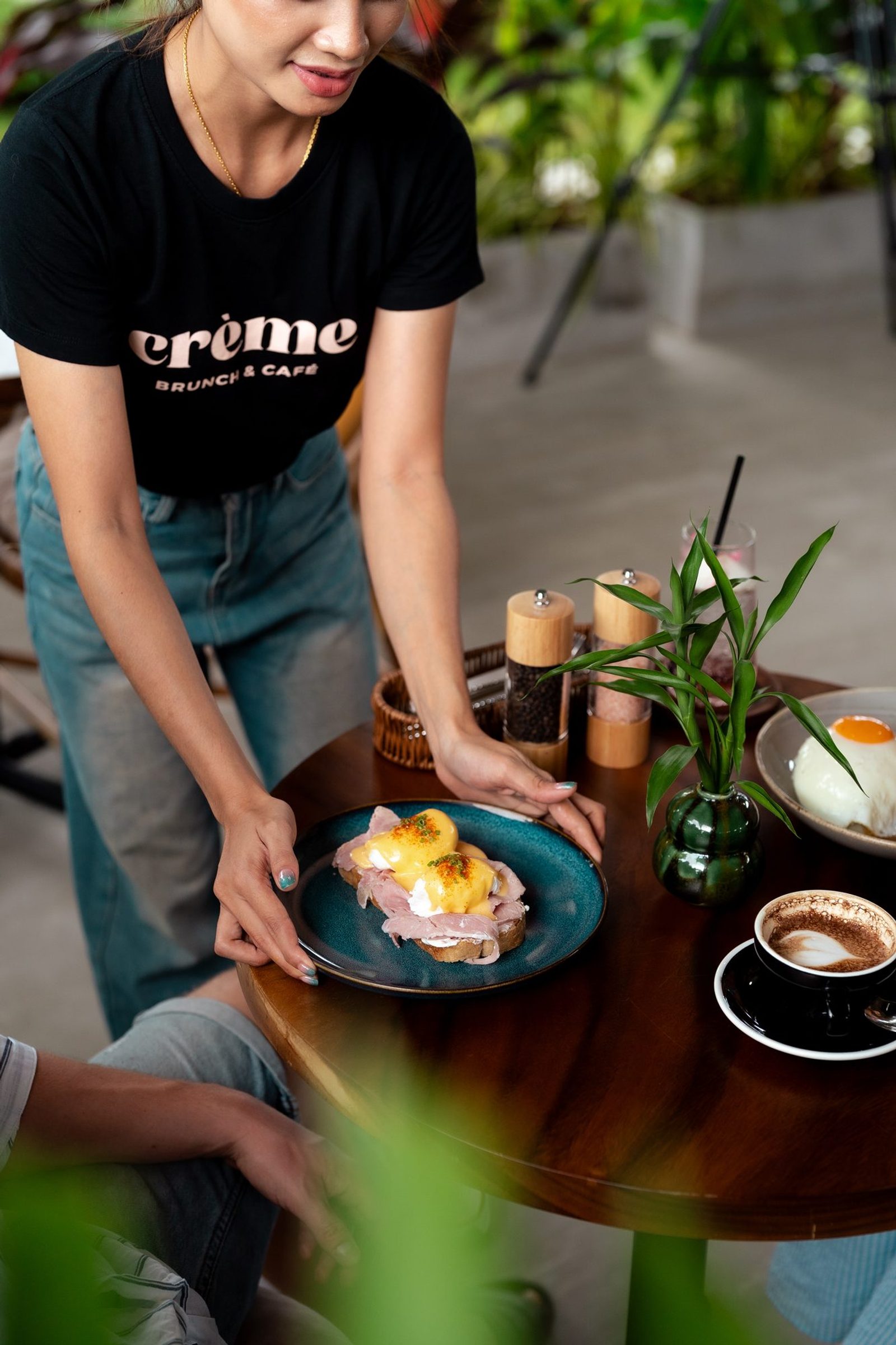 Creme Cafe — work by Crispy Studio