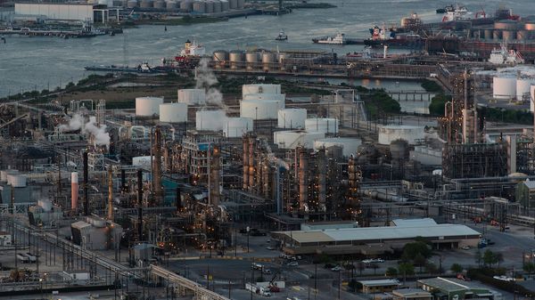 After the heavy rains hit Houston, eight area plants shut down, triggering a dangerous pulse of 1.3 million pounds of unpermitted air pollution. Photo: Karl Spencer.