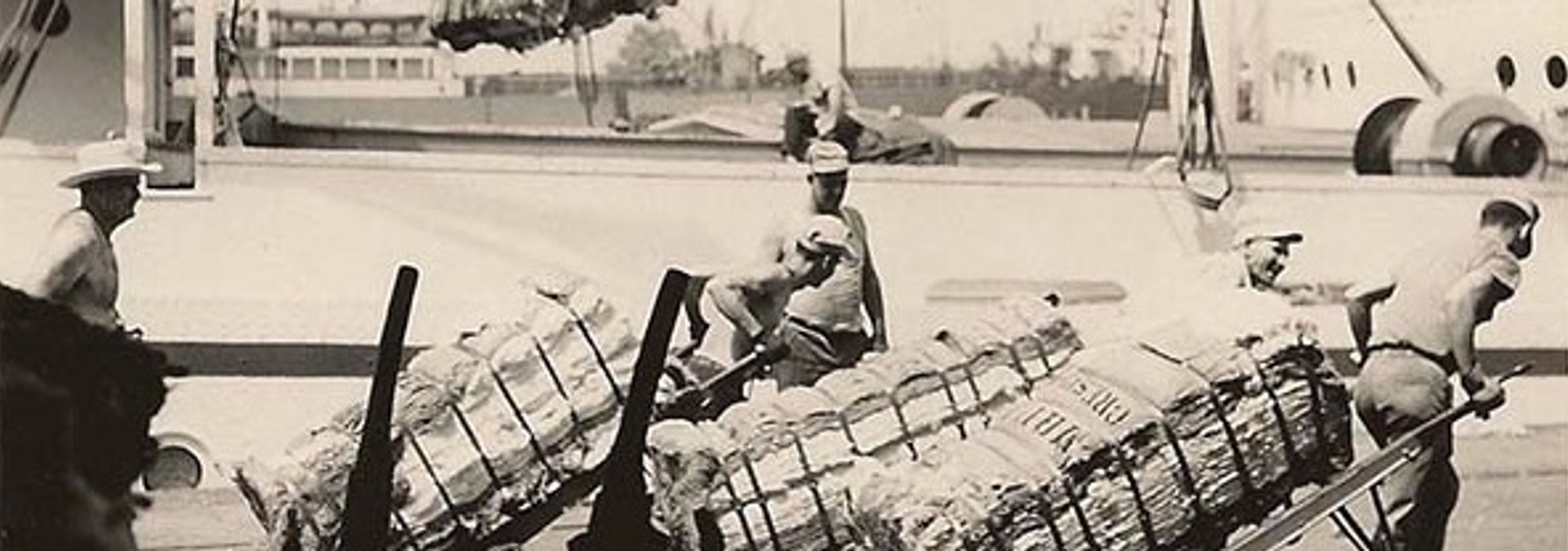 Port Houston workers move cotton in the 1950s. Photo: Texas State Historical Association.