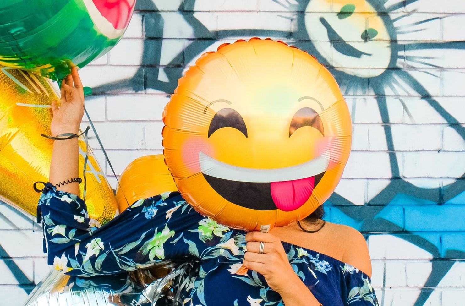 laughing balloon emoji
