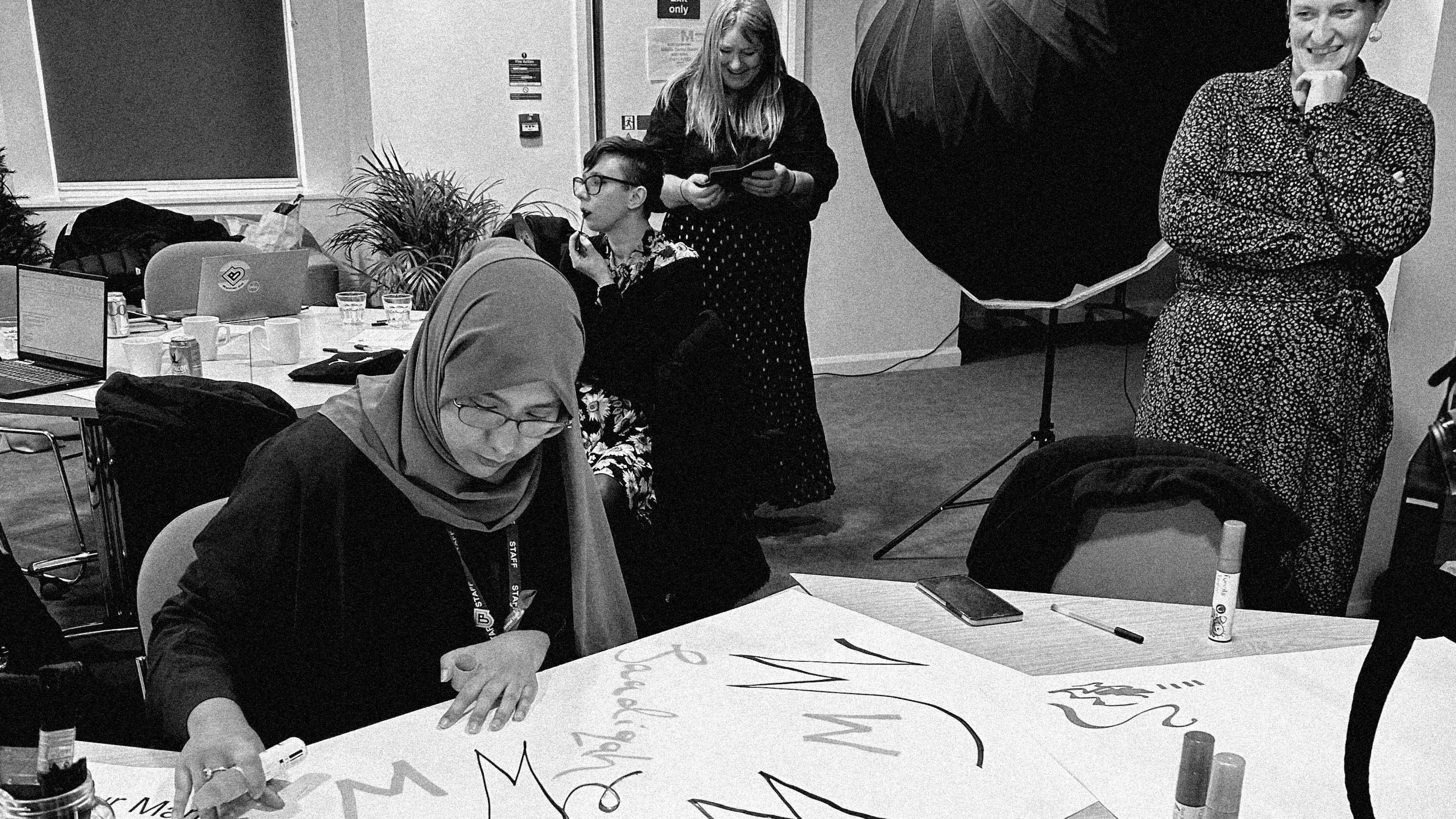 Workshop with women drawing