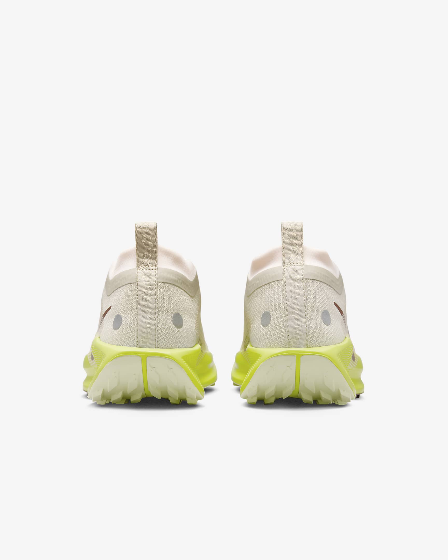 Nike Standard Issue view 5