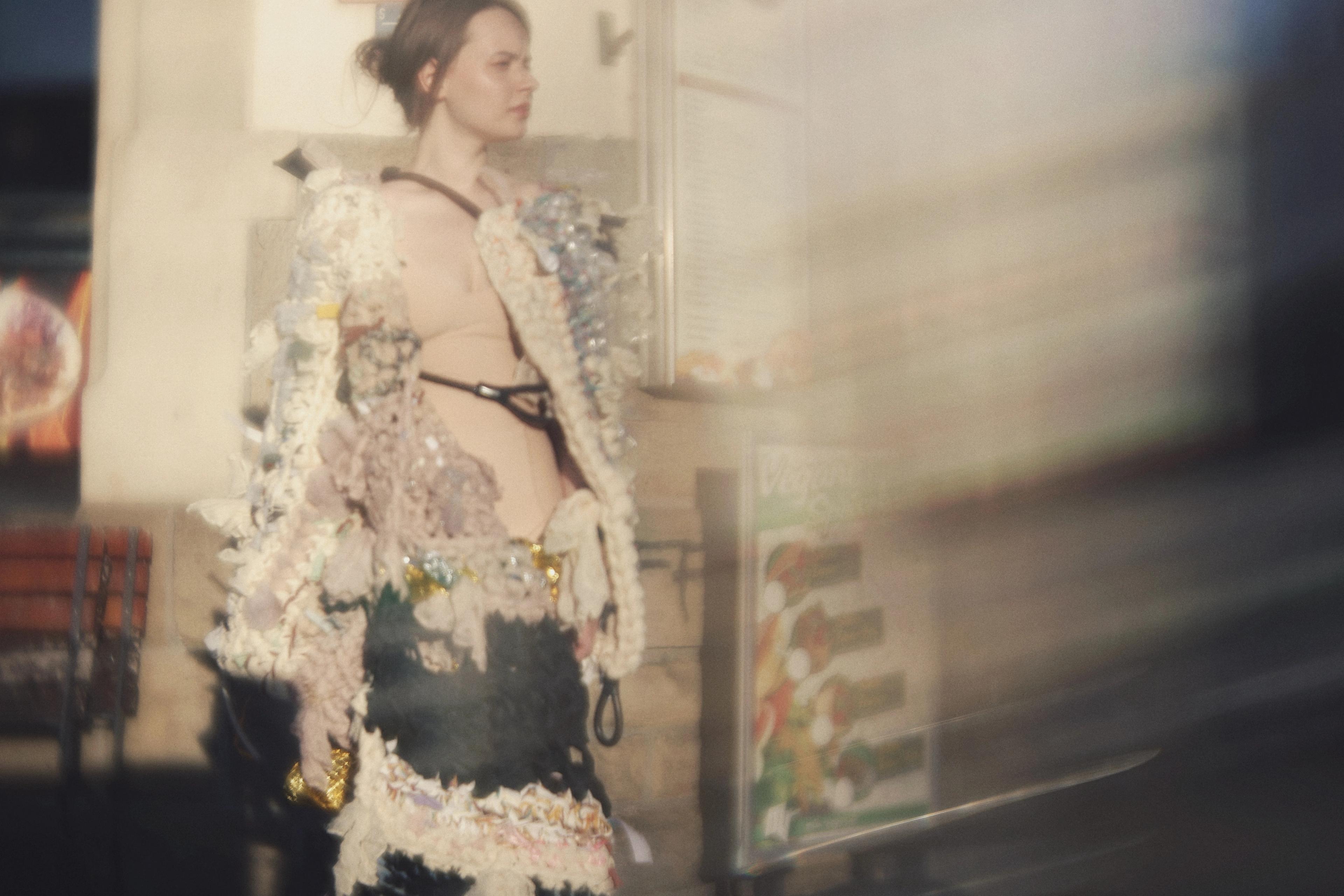 Zu viel Welt auf einmal // Too much world at once - Kateryna Kakotkina