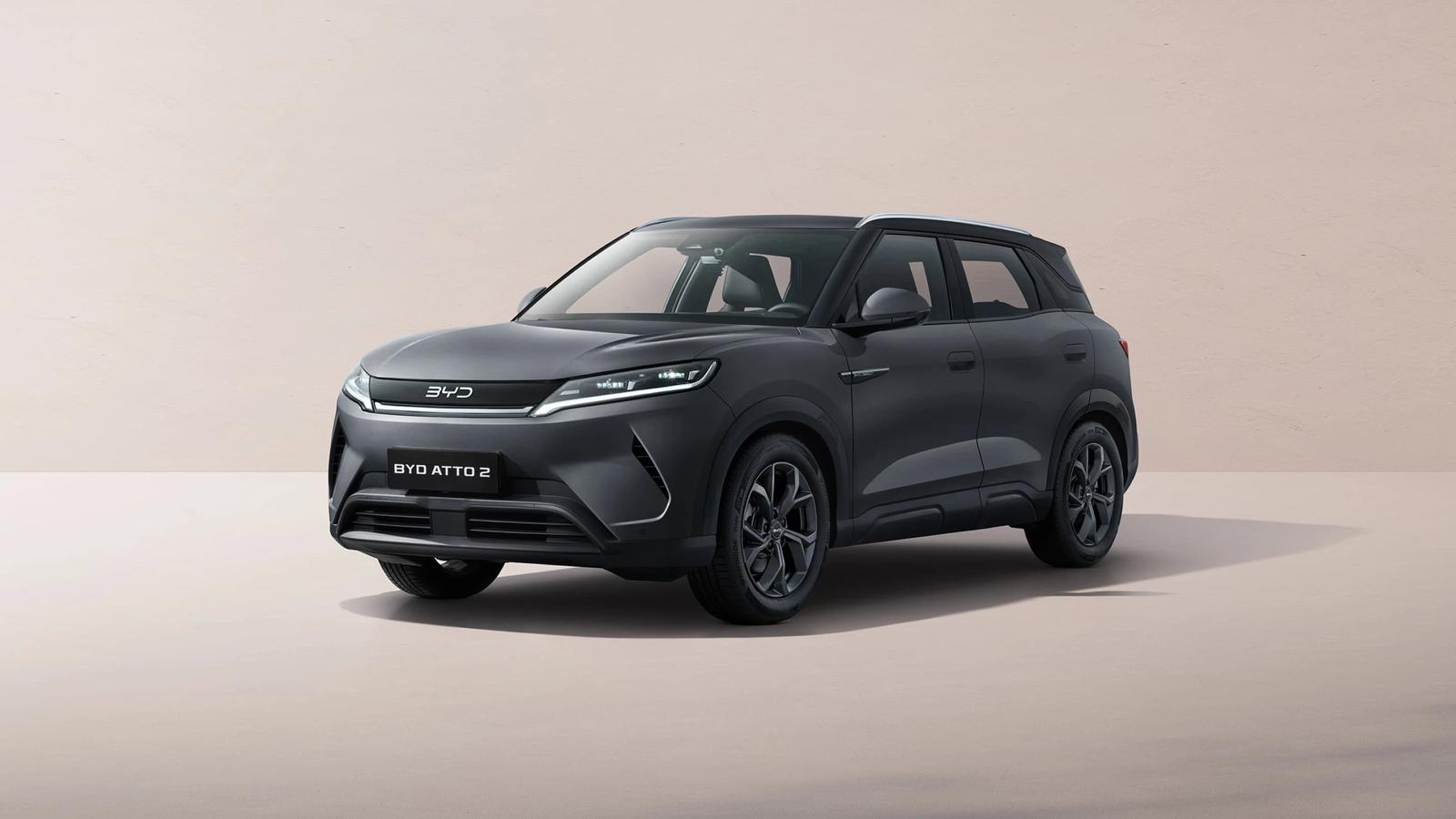 BYD Atto 2 : SUV compact électrique urbain de 177 ch équipé d’une batterie 45,1 kWh offrant jusqu’à 312 km d’autonomie WLTP, avec garantie véhicule 6 ans et batterie 8 ans.