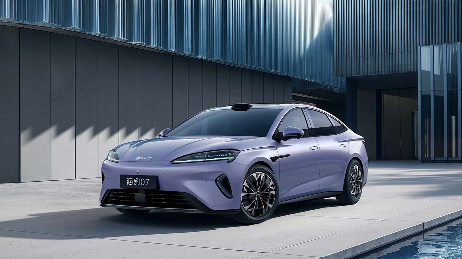 berline électrique haute performance de 313 ch avec batterie LFP 82,5 kWh, jusqu’à 570 km d’autonomie WLTP, recharge rapide DC 150 kW et 5 étoiles Euro NCAP.