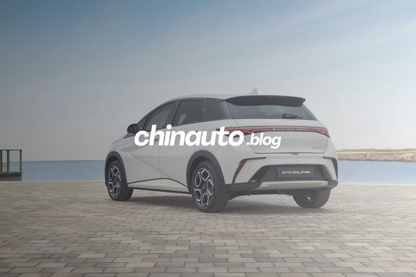 Renault 5 E-Tech vs BYD Dolphin Surf : le match des citadines électriques 2026