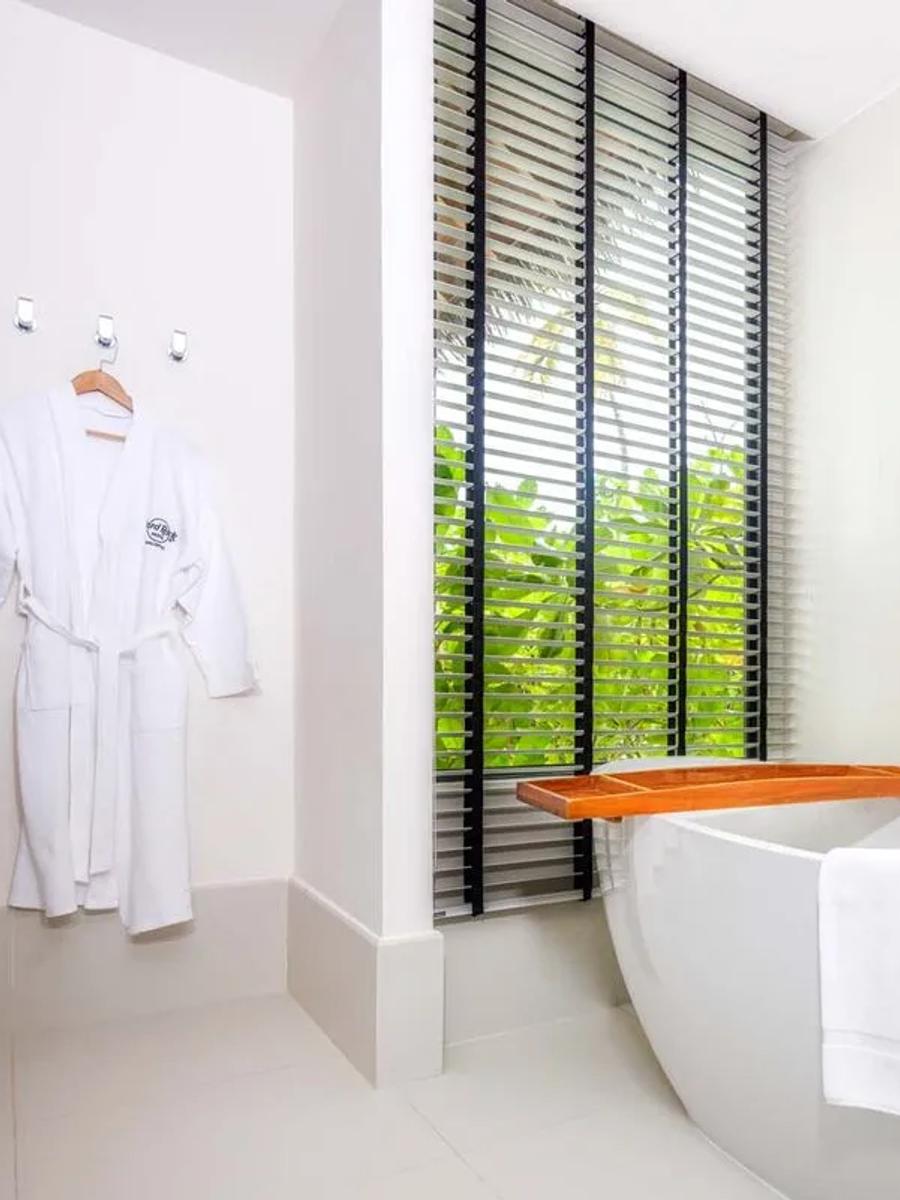 A Gold Beach-category villa's bathroom