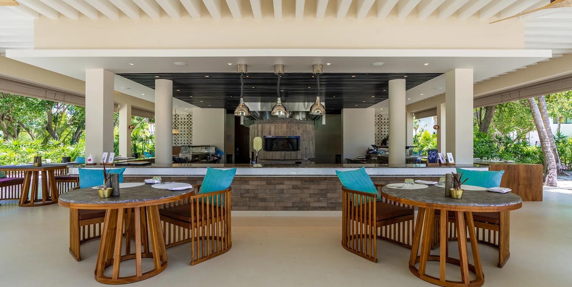 Med's dining room at Kuda Villingili Resort Maldives